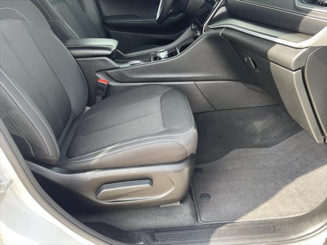 2025 Jeep Grand Cherokee Laredo X 4x4