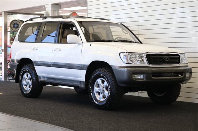 1999 Toyota Land Cruiser Base