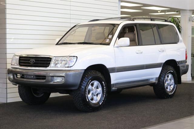 1999 Toyota Land Cruiser Base