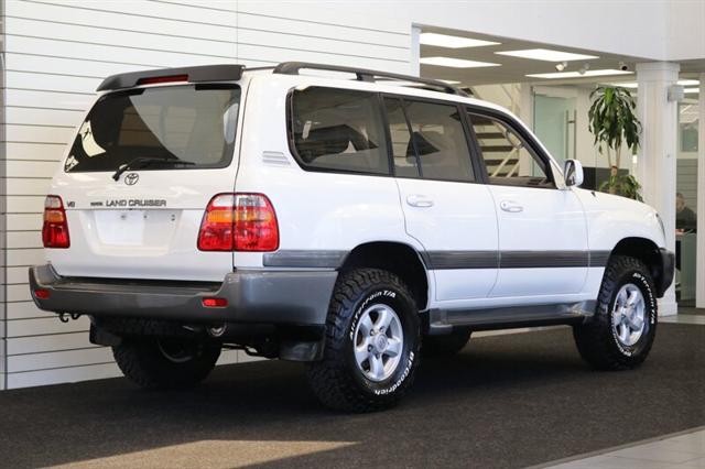 1999 Toyota Land Cruiser Base