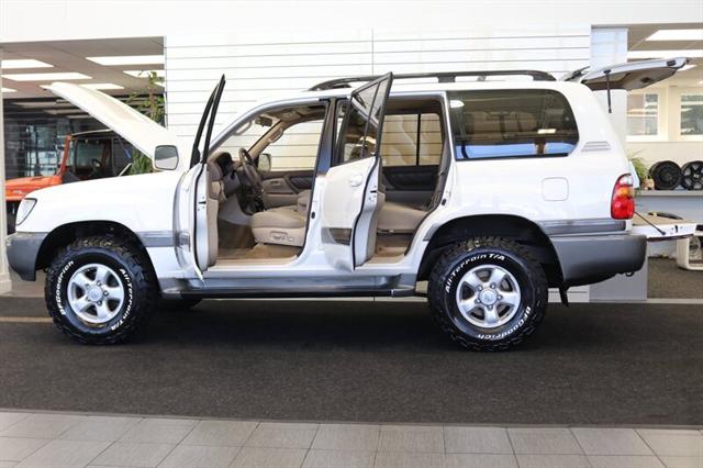 1999 Toyota Land Cruiser Base
