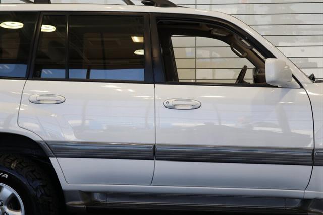 1999 Toyota Land Cruiser Base