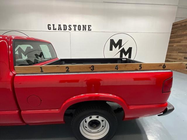 2002 Chevrolet S-10 LS 5-SPEED MANUAL / 4Cyl / ZERO RUST