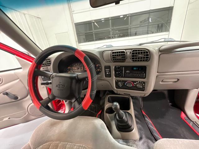 2002 Chevrolet S-10 LS 5-SPEED MANUAL / 4Cyl / ZERO RUST