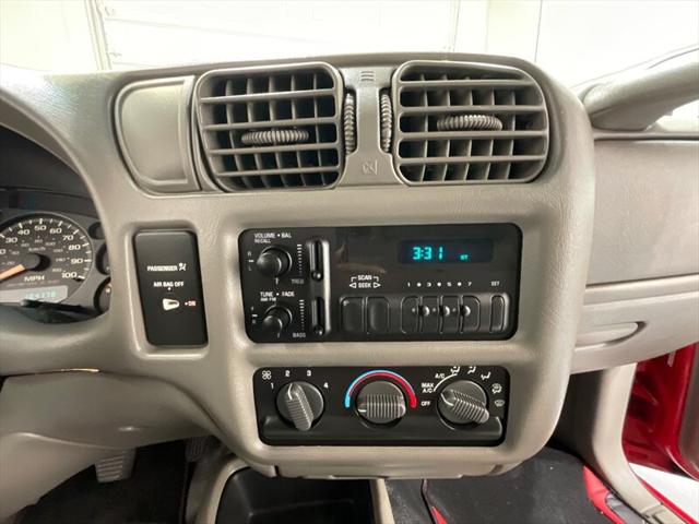 2002 Chevrolet S-10 LS 5-SPEED MANUAL / 4Cyl / ZERO RUST