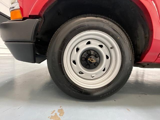 2002 Chevrolet S-10 LS 5-SPEED MANUAL / 4Cyl / ZERO RUST