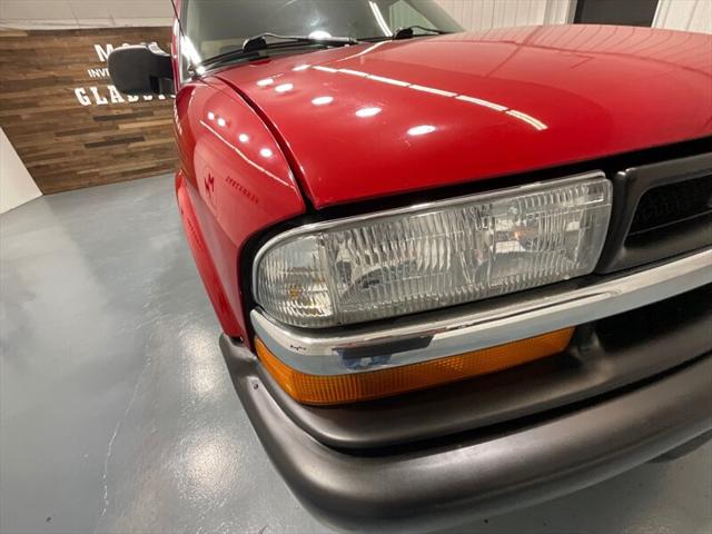 2002 Chevrolet S-10 LS 5-SPEED MANUAL / 4Cyl / ZERO RUST