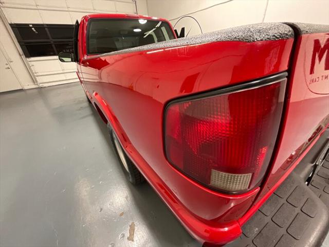 2002 Chevrolet S-10 LS 5-SPEED MANUAL / 4Cyl / ZERO RUST