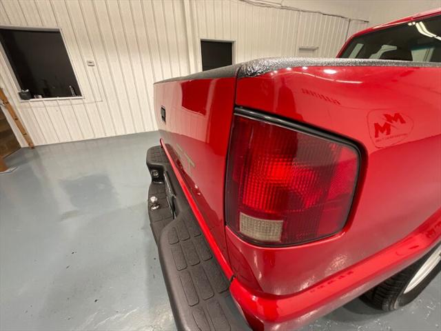 2002 Chevrolet S-10 LS 5-SPEED MANUAL / 4Cyl / ZERO RUST
