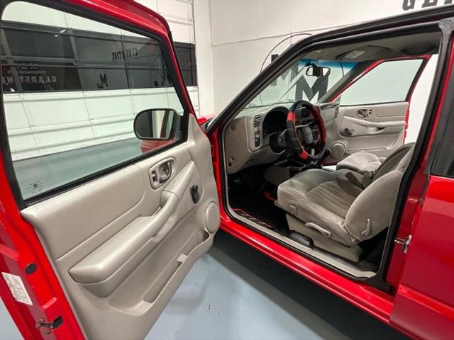 2002 Chevrolet S-10 LS 5-SPEED MANUAL / 4Cyl / ZERO RUST