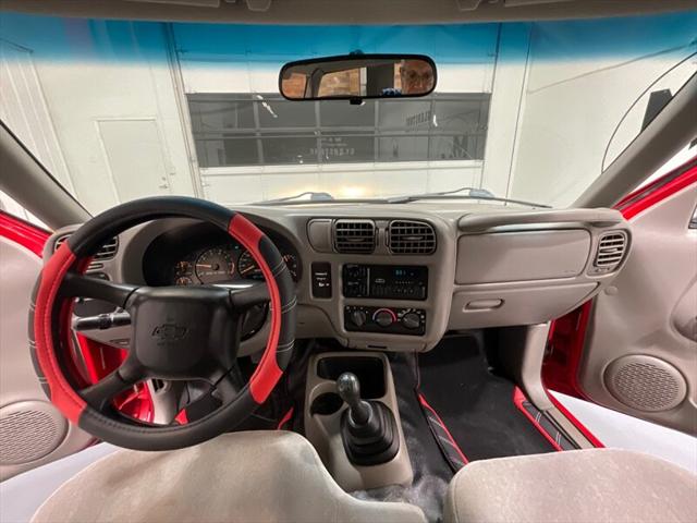 2002 Chevrolet S-10 LS 5-SPEED MANUAL / 4Cyl / ZERO RUST