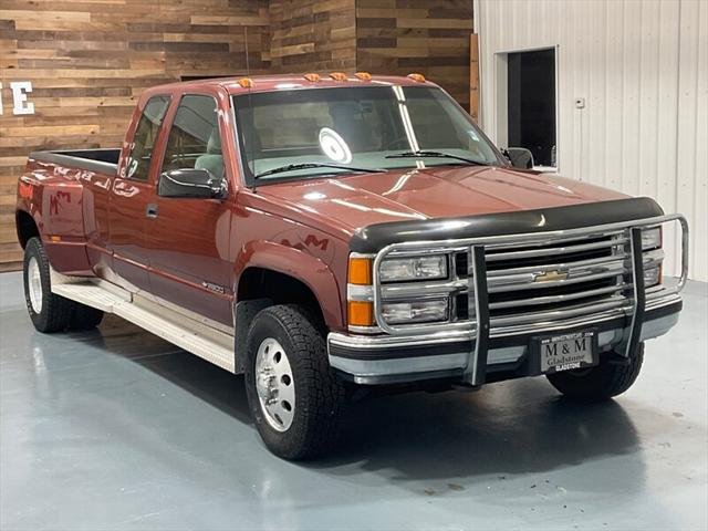 1998 Chevrolet 3500 K3500 Cheyenne 4X4 5-SPEED MANUAL / DUALLY/V8 7.4L