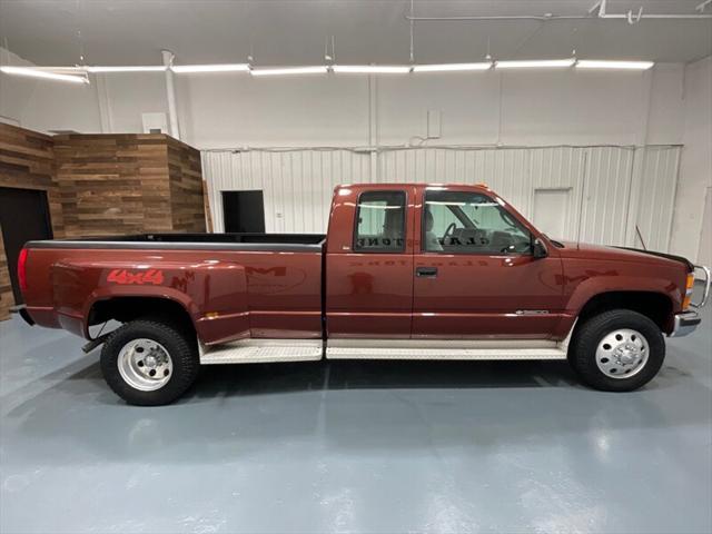 1998 Chevrolet 3500 K3500 Cheyenne 4X4 5-SPEED MANUAL / DUALLY/V8 7.4L
