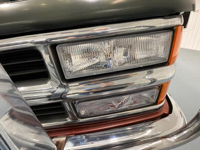 1998 Chevrolet 3500 K3500 Cheyenne 4X4 5-SPEED MANUAL / DUALLY/V8 7.4L