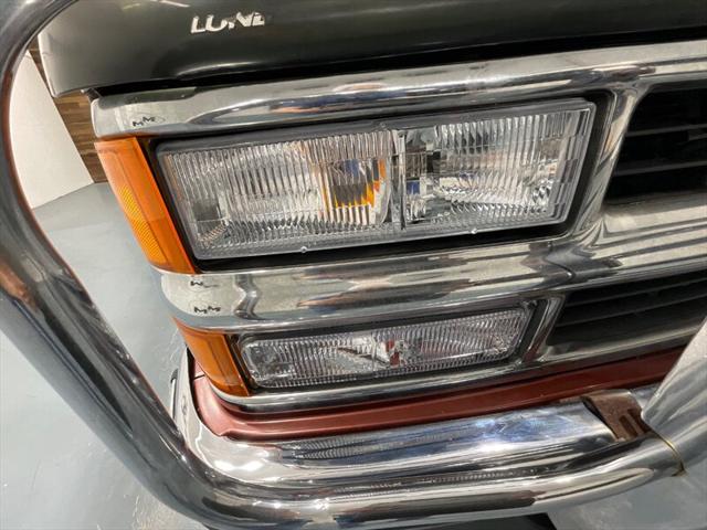 1998 Chevrolet 3500 K3500 Cheyenne 4X4 5-SPEED MANUAL / DUALLY/V8 7.4L