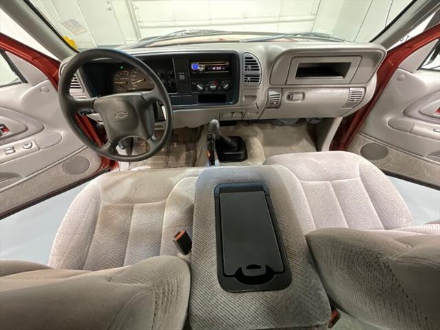 1998 Chevrolet 3500 K3500 Cheyenne 4X4 5-SPEED MANUAL / DUALLY/V8 7.4L