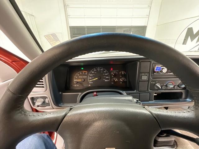 1998 Chevrolet 3500 K3500 Cheyenne 4X4 5-SPEED MANUAL / DUALLY/V8 7.4L