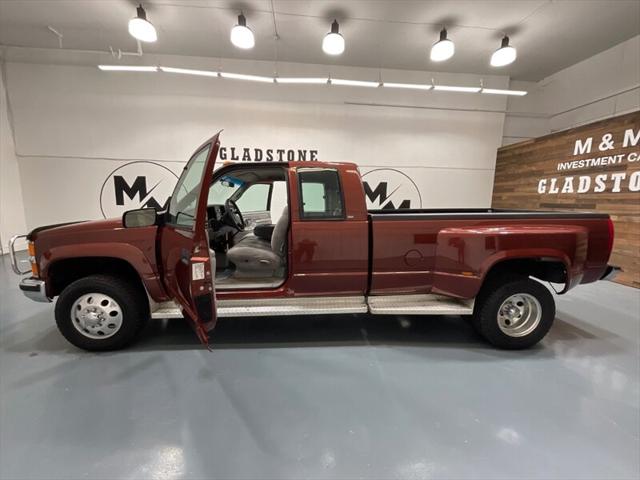 1998 Chevrolet 3500 K3500 Cheyenne 4X4 5-SPEED MANUAL / DUALLY/V8 7.4L
