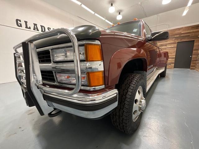1998 Chevrolet 3500 K3500 Cheyenne 4X4 5-SPEED MANUAL / DUALLY/V8 7.4L