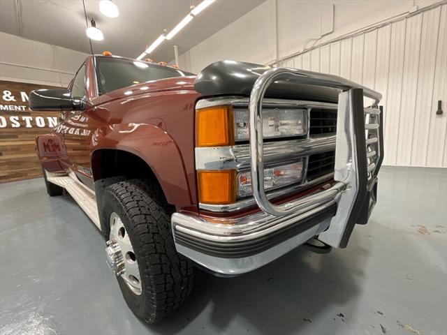1998 Chevrolet 3500 K3500 Cheyenne 4X4 5-SPEED MANUAL / DUALLY/V8 7.4L