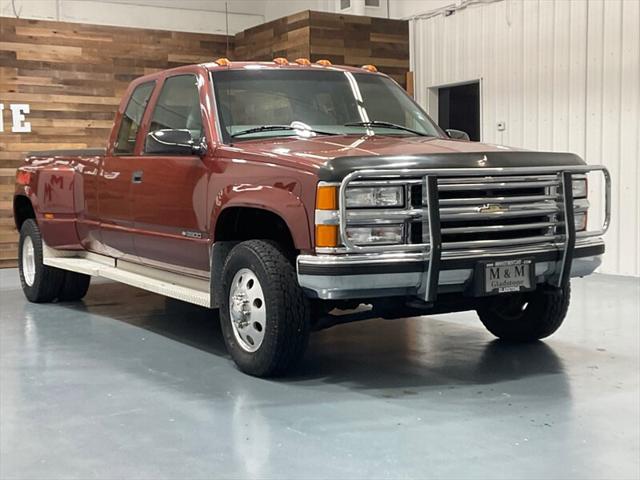 1998 Chevrolet 3500 K3500 Cheyenne 4X4 5-SPEED MANUAL / DUALLY/V8 7.4L