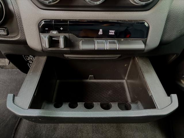 2023 Ram 1500 Big Horn Crew Cab 4x4 5'7" Box