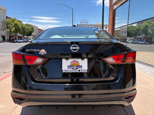 2025 Nissan Altima SV FWD