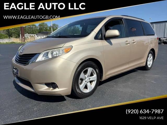 2011 Toyota Sienna LE V6 for sale in Green Bay, WI