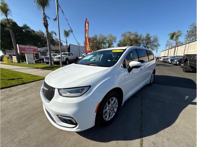 2023 Chrysler Pacifica Touring L for sale in Farmersville, CA
