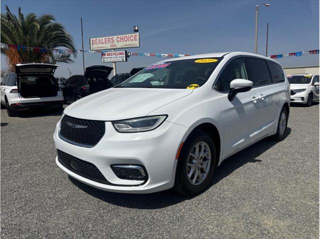 2023 Chrysler Pacifica Touring L for sale in Farmersville, CA