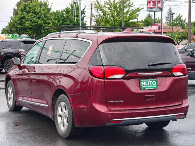 2017 Chrysler Pacifica Touring-L Plus