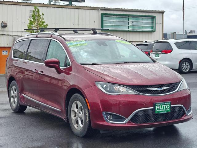 2017 Chrysler Pacifica Touring-L Plus