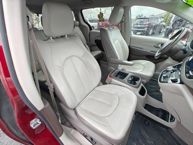 2017 Chrysler Pacifica Touring-L Plus