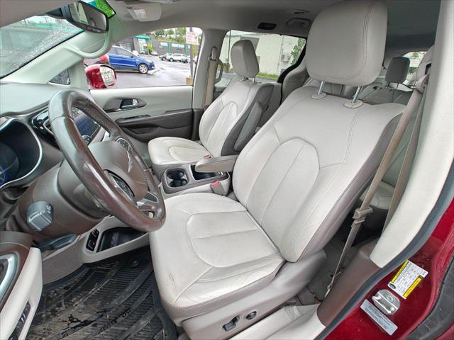 2017 Chrysler Pacifica Touring-L Plus