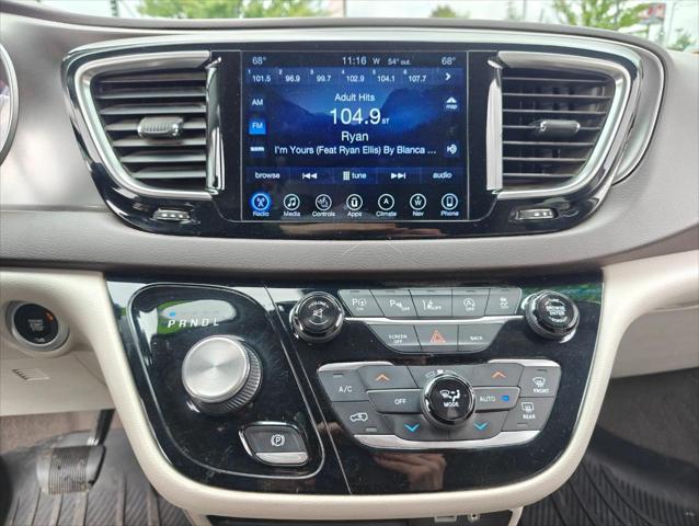 2017 Chrysler Pacifica Touring-L Plus