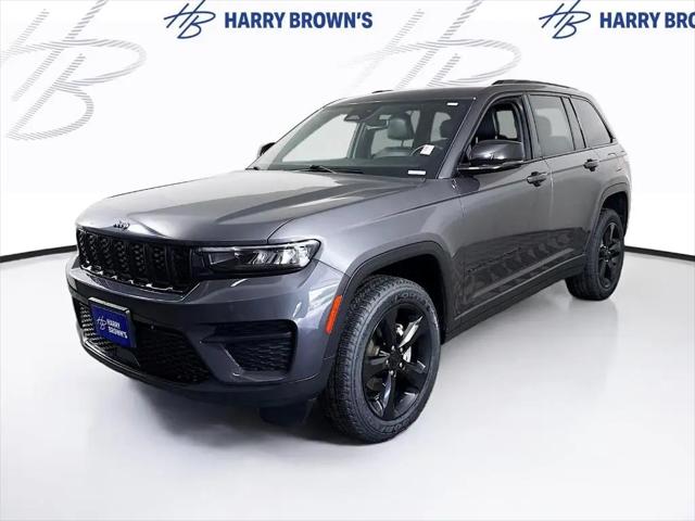 2022 Jeep Grand Cherokee Altitude 4x4 for sale in FARIBAULT, MN