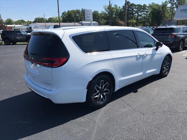 2027 Chrysler Pacifica Limited