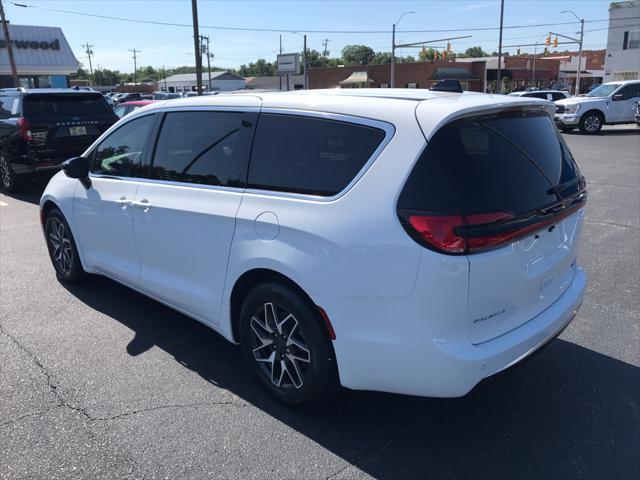 2027 Chrysler Pacifica Limited