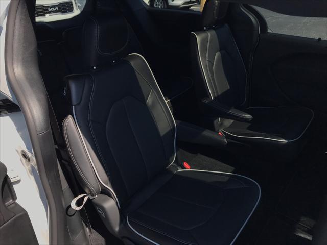 2027 Chrysler Pacifica Limited