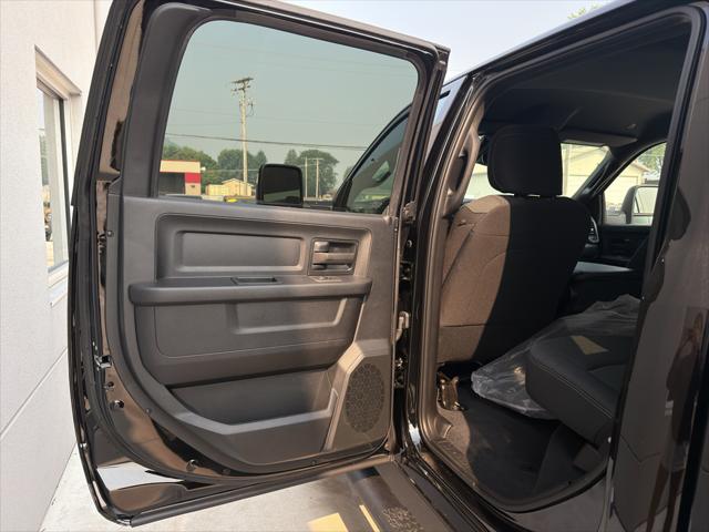 2026 Ram 2500 Black Express Crew Cab 4x4 64 Box