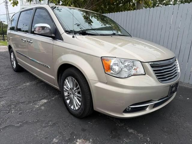 2015 Chrysler Town & Country Touring-L for sale in Clearwater, FL