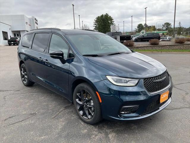 2025 Chrysler Pacifica Limited AWD for sale in Merrill, WI