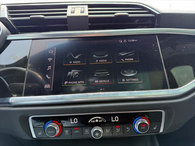2022 Audi Q3 Premium 45 TFSI S line quattro Tiptronic