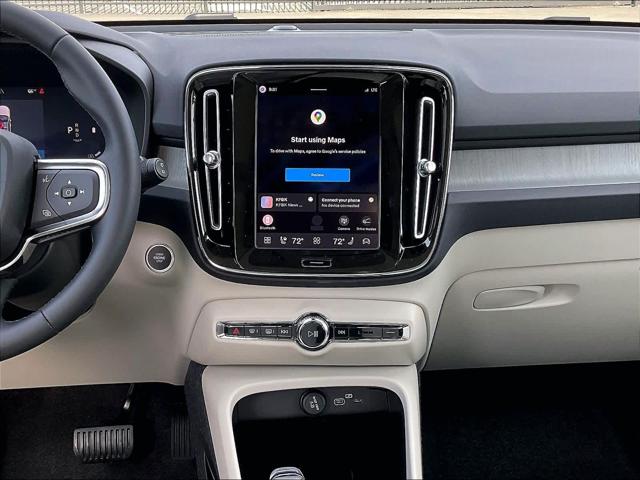 2026 Volvo XC40 Plus, B5 AWD Gas (mild hybrid), Dark