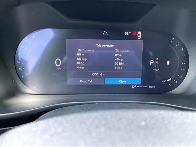 2026 Volvo XC40 Plus, B5 AWD Gas (mild hybrid), Dark