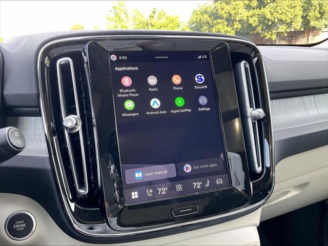 2026 Volvo XC40 Plus, B5 AWD Gas (mild hybrid), Dark