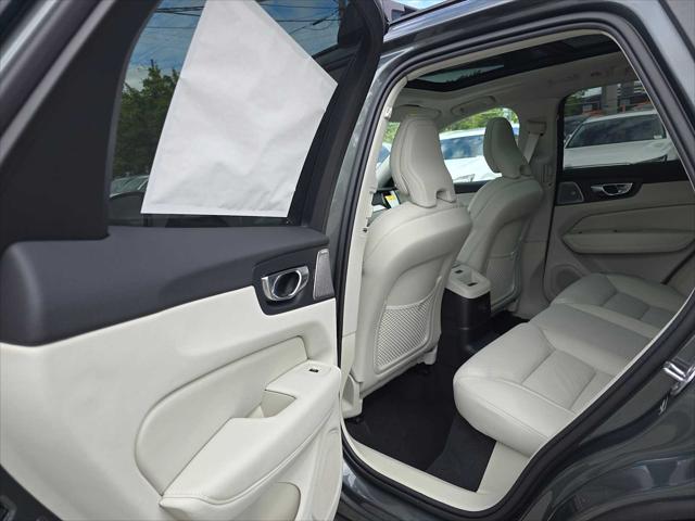 2026 Volvo XC60 Plug-In Hybrid Ultra, T8 AWD Electric/Gasoline, Dark