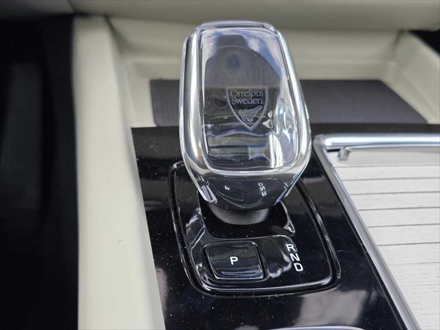 2026 Volvo XC60 Plug-In Hybrid Ultra, T8 AWD Electric/Gasoline, Dark