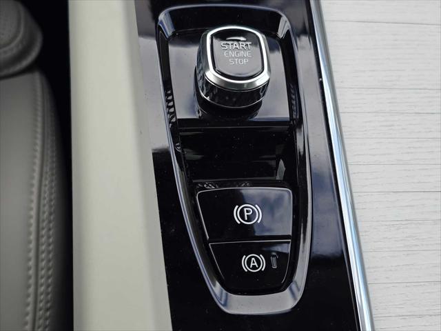 2026 Volvo XC60 Plug-In Hybrid Ultra, T8 AWD Electric/Gasoline, Dark
