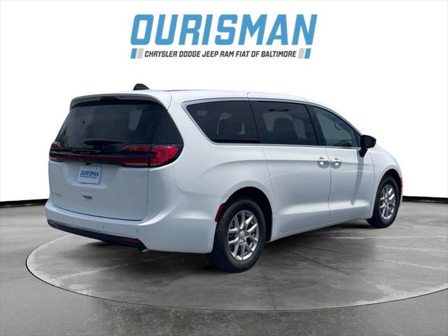 2027 Chrysler Pacifica Select